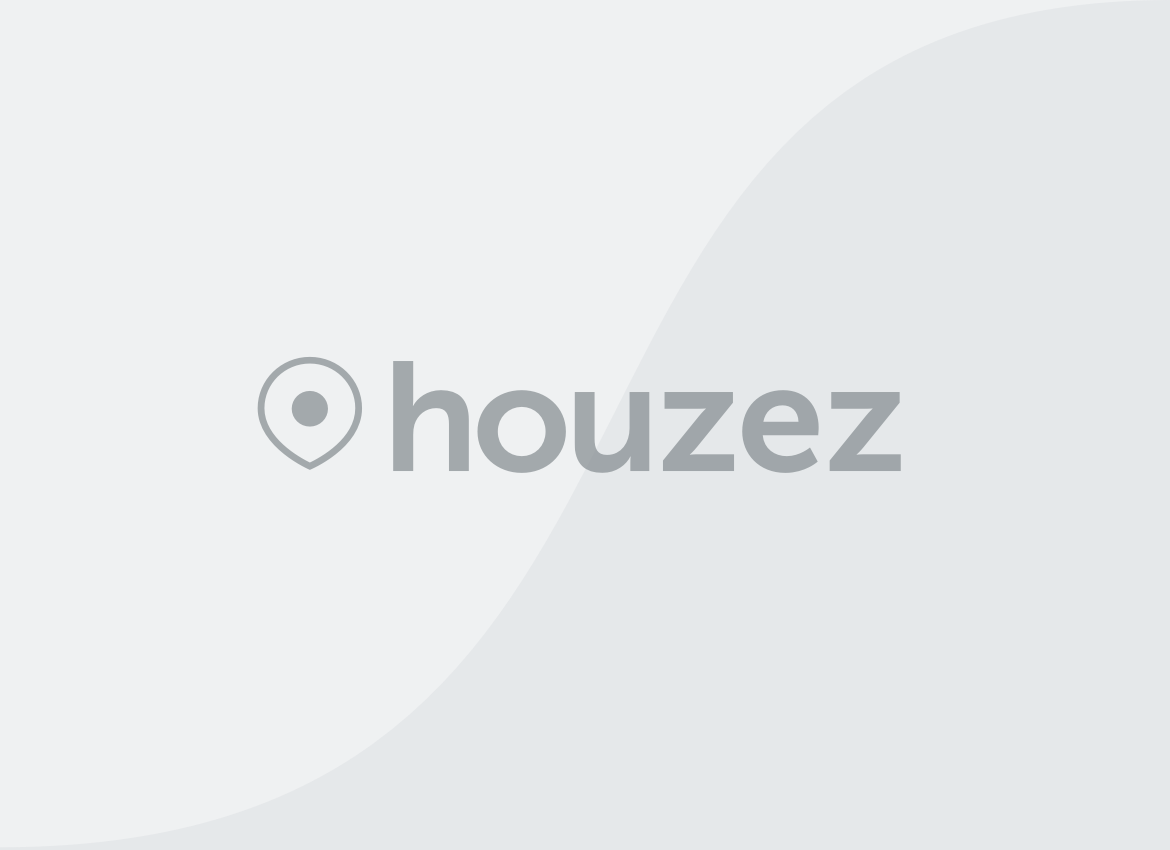 Oportunidad Única: Propiedad con Construcciones y Acceso por Dos Avenidas Principales